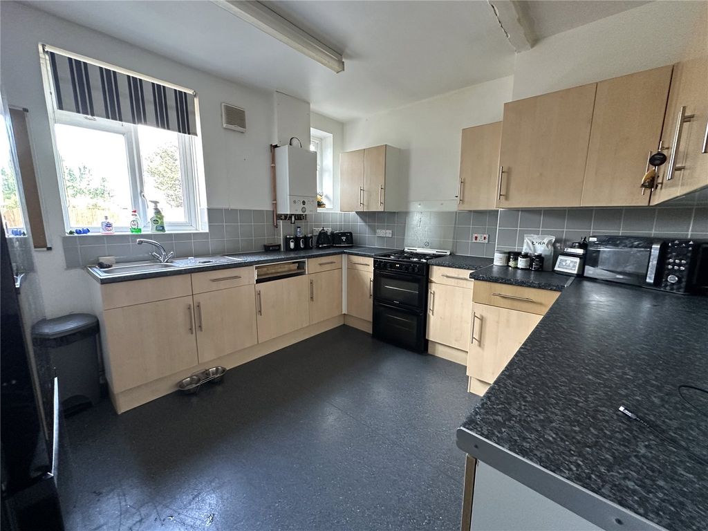 Property photo 3 of 11 Picture No. 10