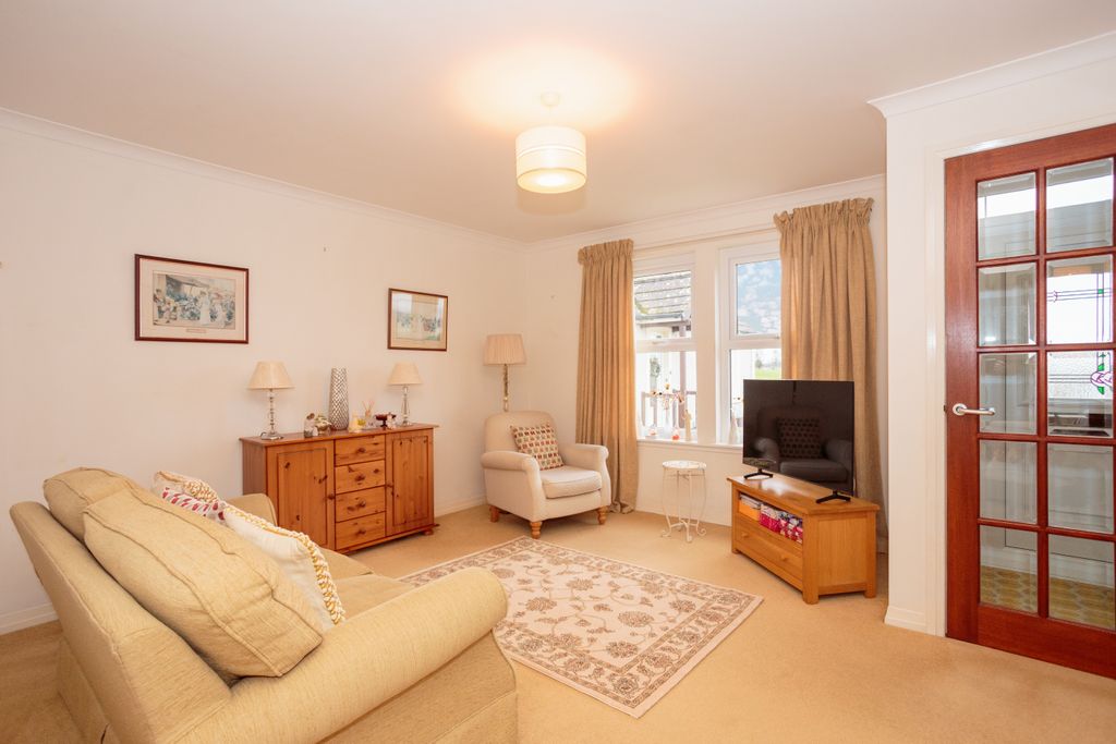 Property photo 2 of 28 Living Room