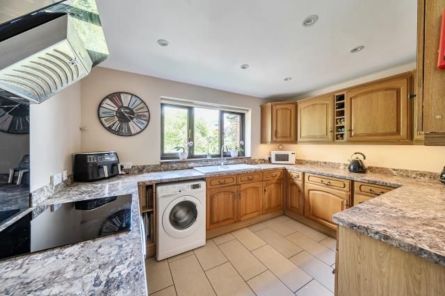 Property photo 3 of 29 Kitchen