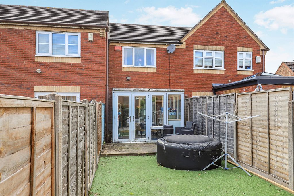 Property photo 2 of 13