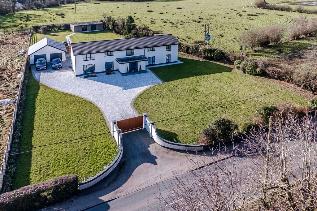 Property photo 1 of 63