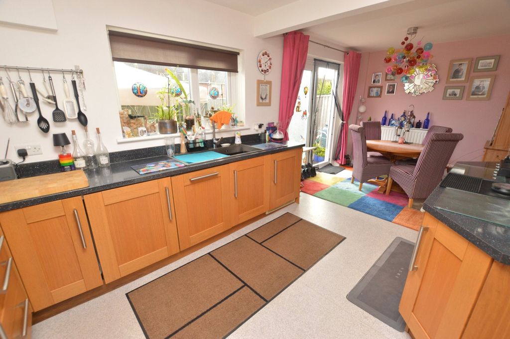 Property photo 2 of 17 Kitchen/Dining Room