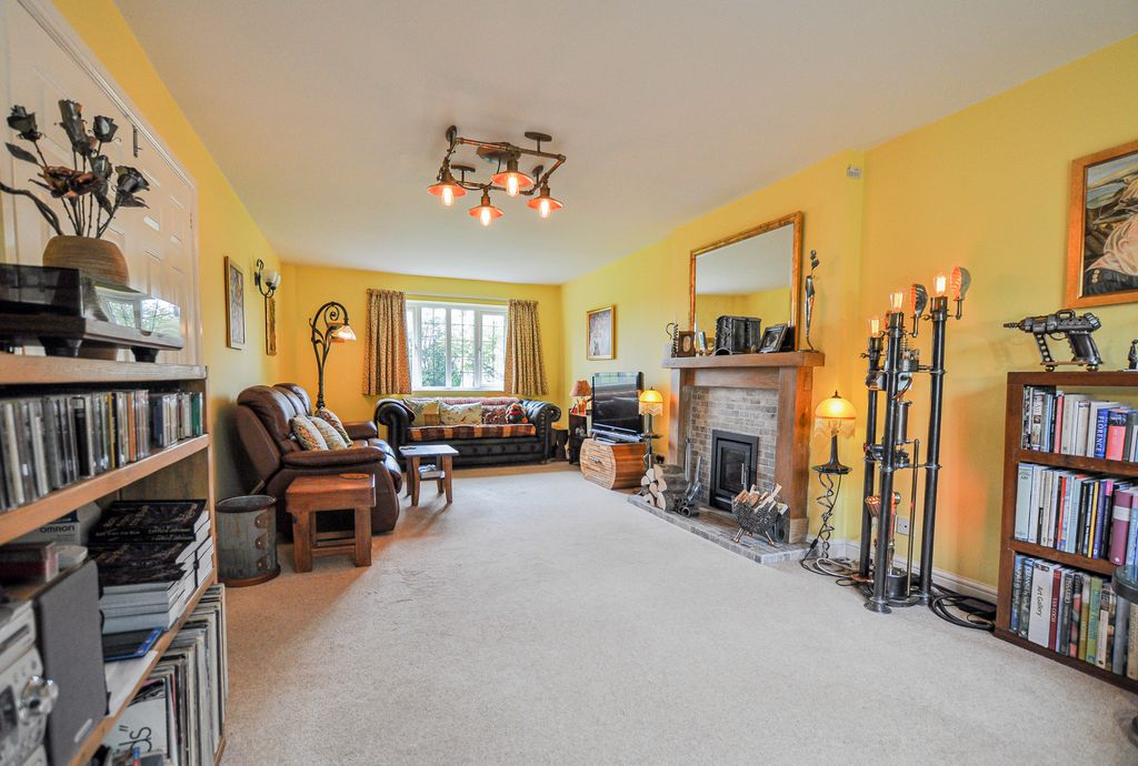 Property photo 3 of 19