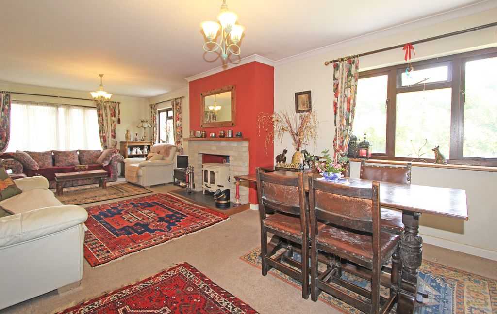 Property photo 2 of 23