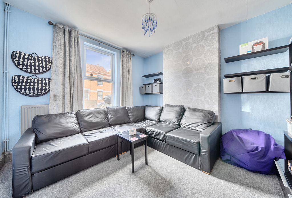 Property photo 2 of 16 1440827-8-69Dcf8c...