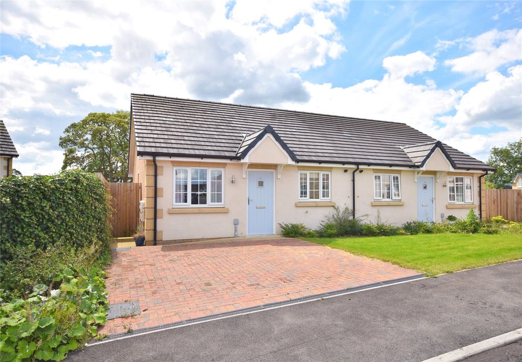 Property photo 1 of 14 External