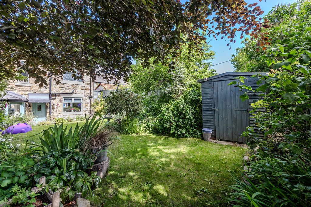 Property photo 2 of 31