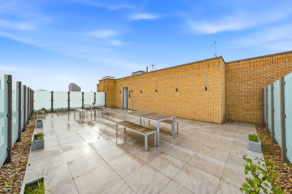 Property photo 2 of 20 19