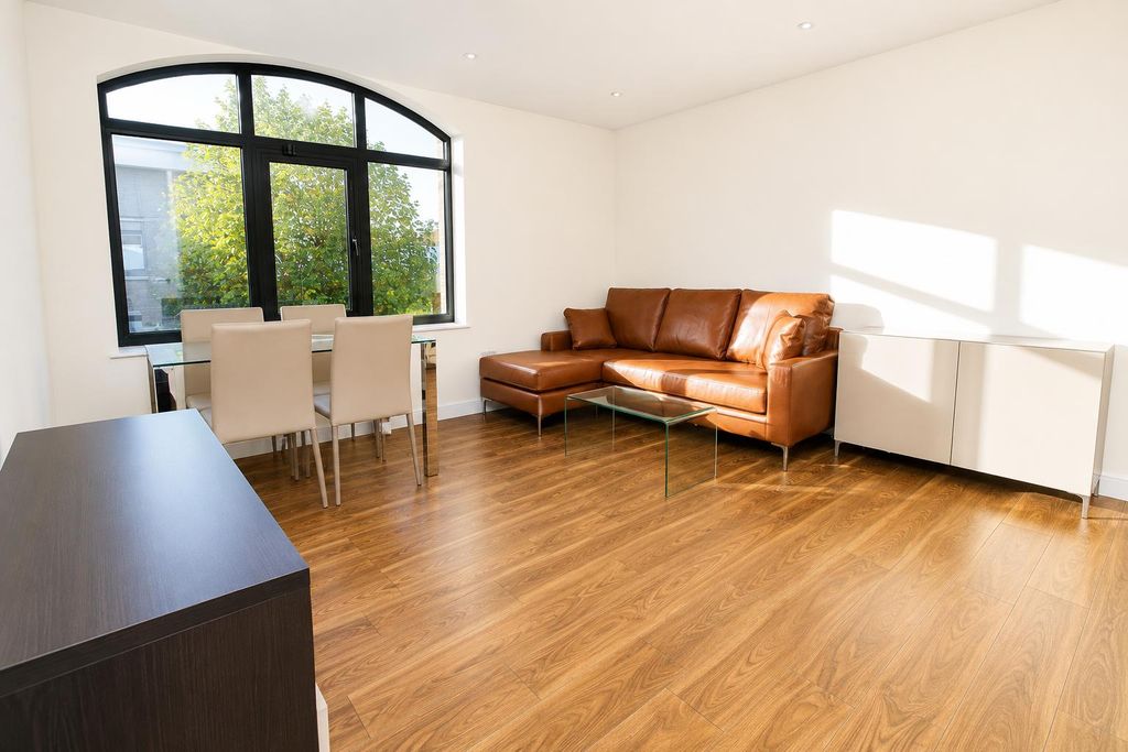 Property photo 2 of 5 37A5c59c-02Bc-4c45-Aa5B-3Edbb16Ace1c.Png