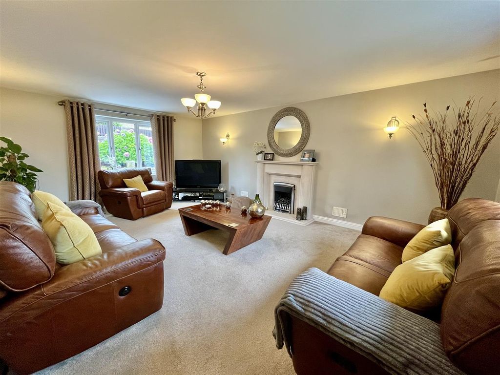 Property photo 2 of 43