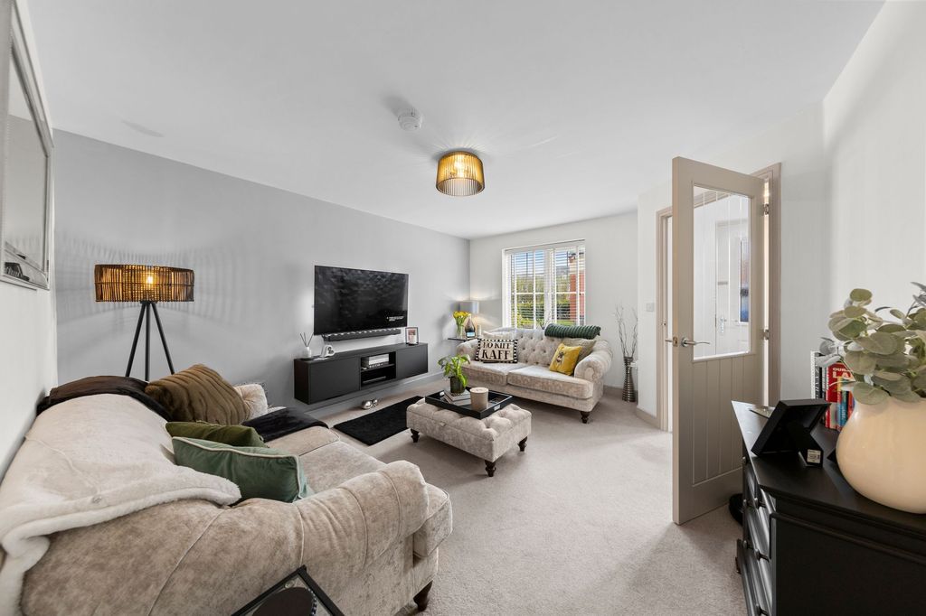 Property photo 3 of 23