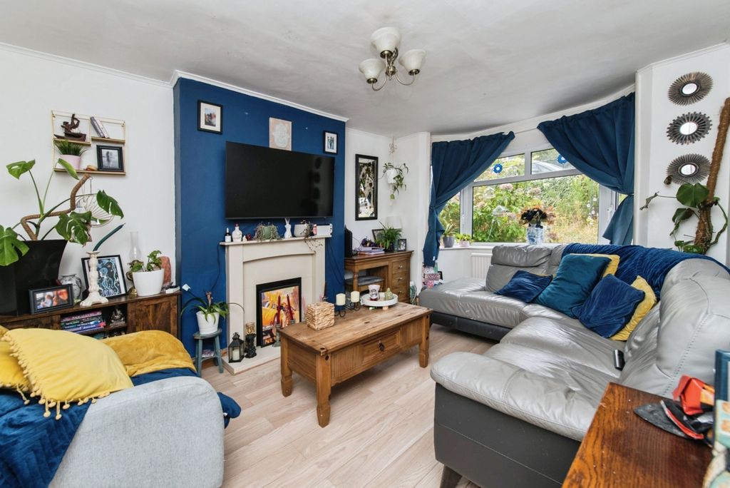 Property photo 2 of 16 Pbox-Img.Jpg