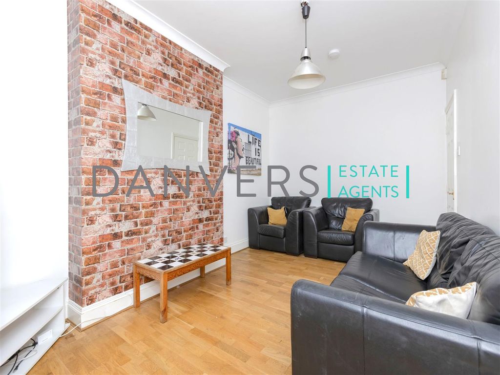 Property photo 3 of 5 27 Paton St Marketing Shots 5.Jpg