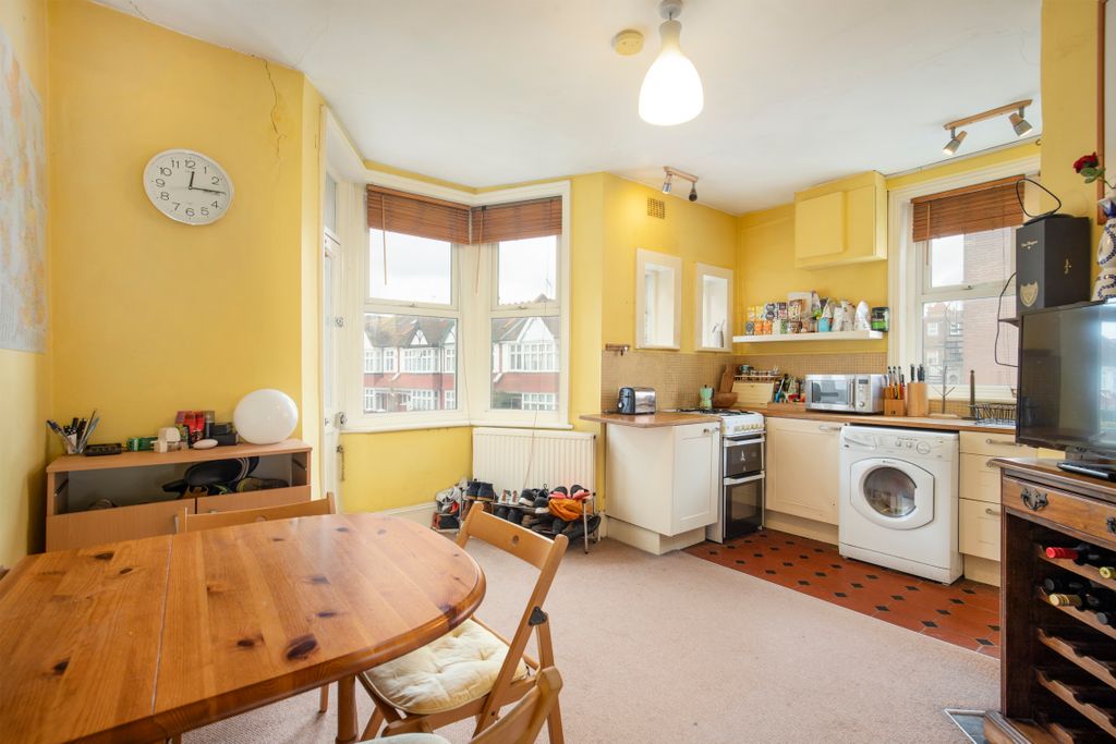 Property photo 2 of 8