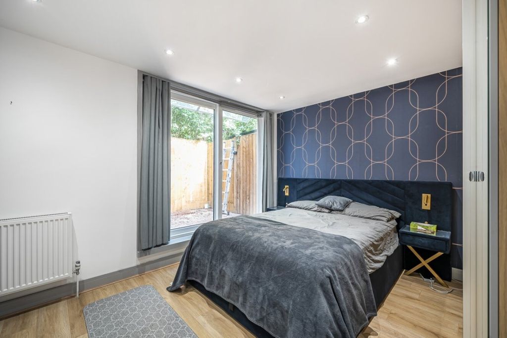 Property photo 3 of 14 Bedroom