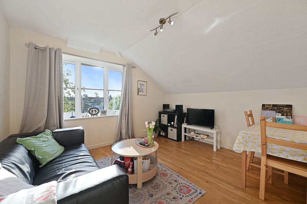 Property photo 1 of 9 Cs - 7 Elizabeth Mews - 15 (1)