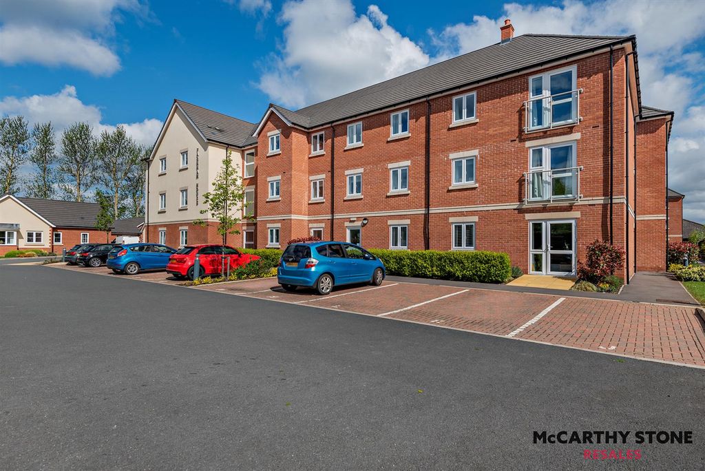 Property photo 1 of 32 8679924-Exterior05-800.Jpg