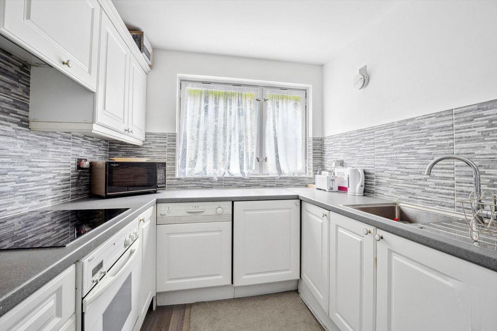 Property photo 3 of 10 Image