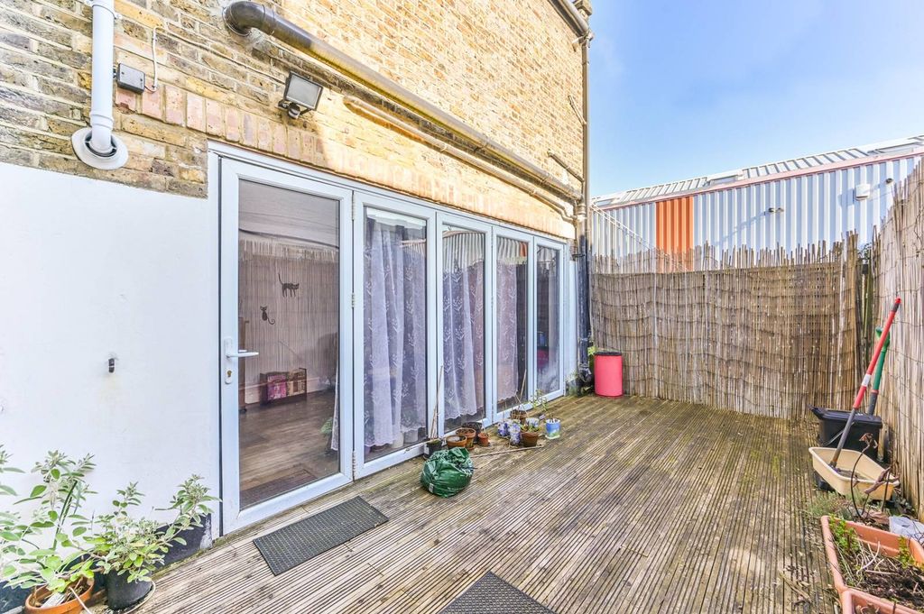 Property photo 3 of 7