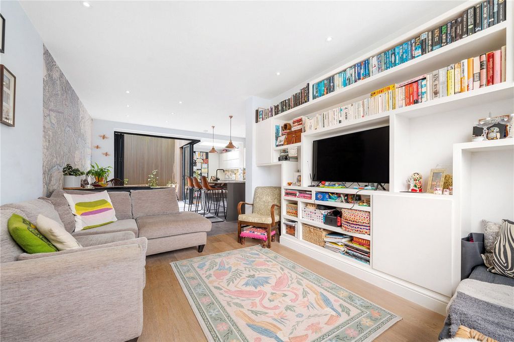 Property photo 2 of 17 Reception