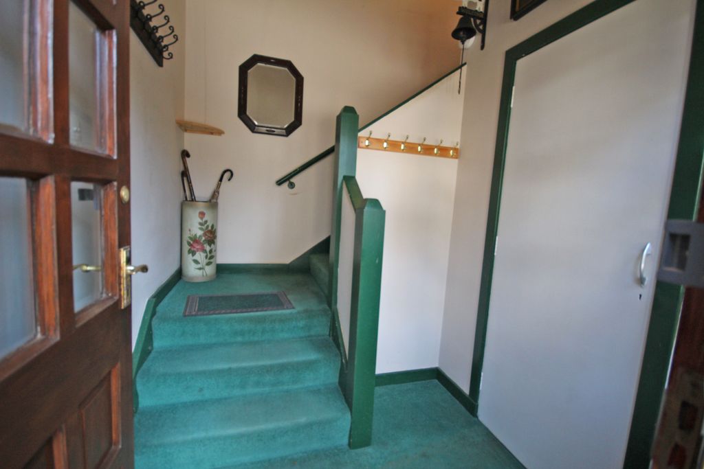 Property photo 3 of 35