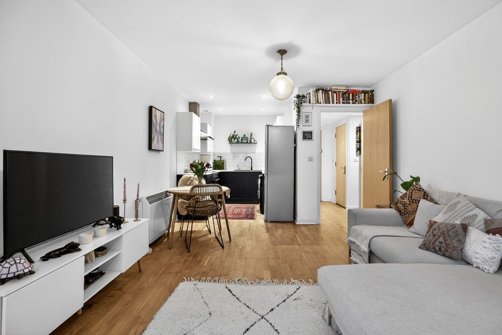 Property photo 3 of 20