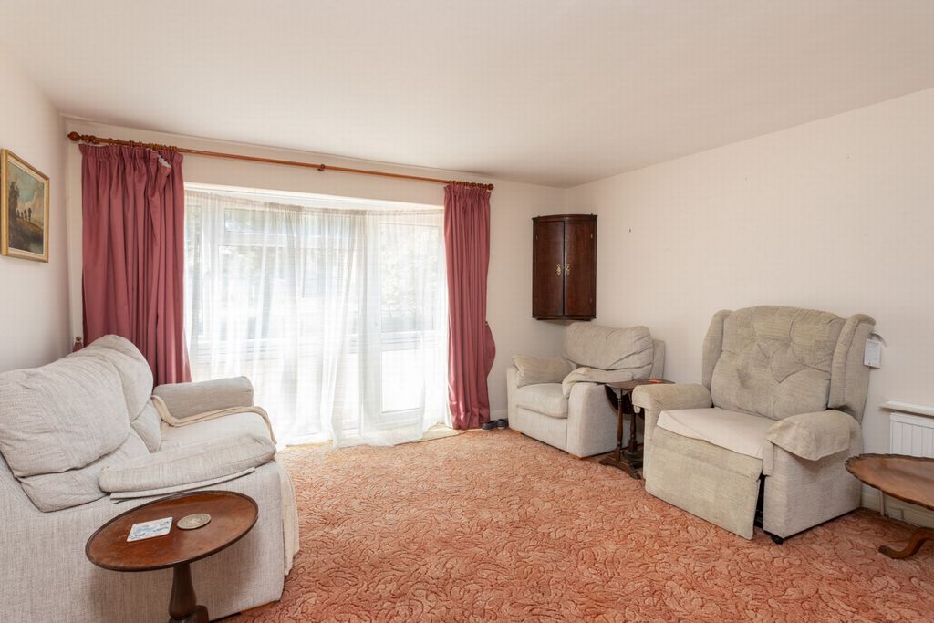 Property photo 2 of 12 Living Space