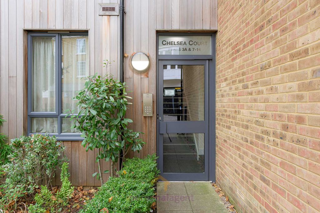 Property photo 2 of 14