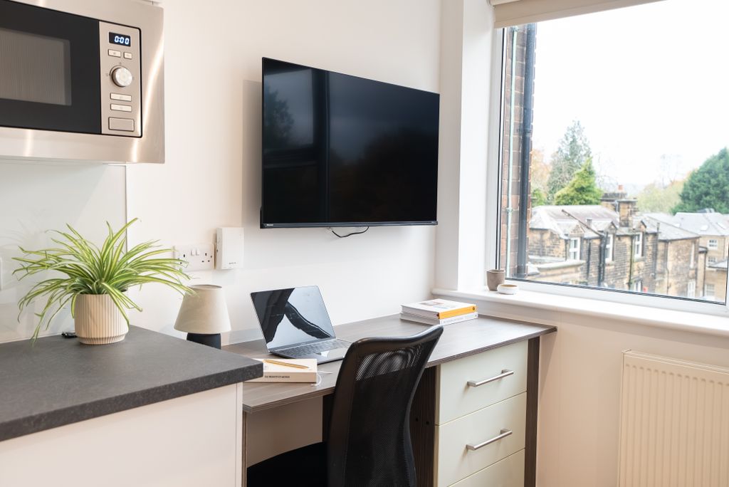 Property photo 3 of 11