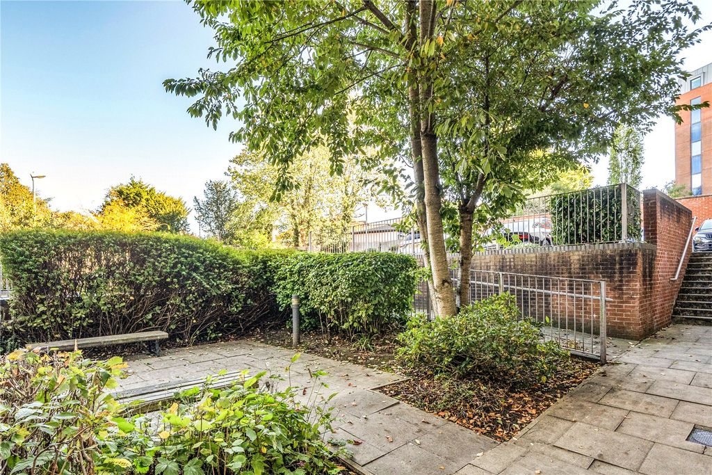 Property photo 3 of 19 Picture No. 06