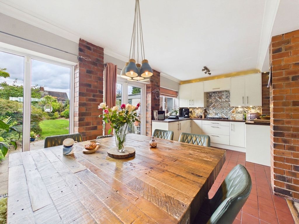 Property photo 3 of 22 Dining Kitchen