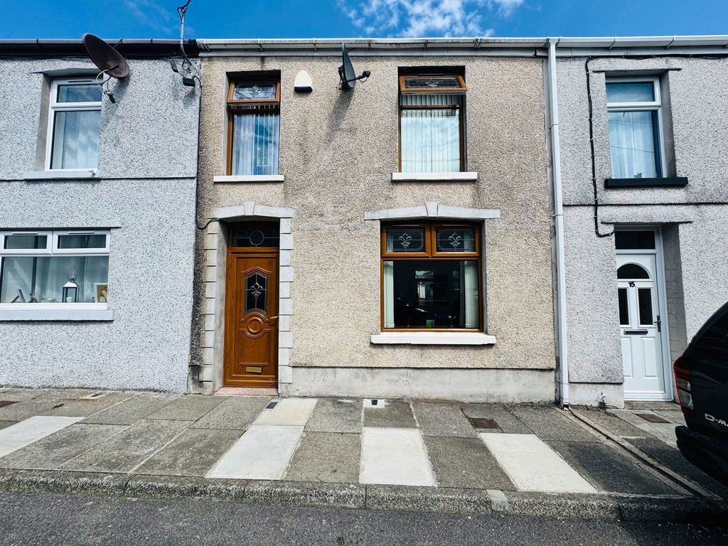 Property photo 2 of 30