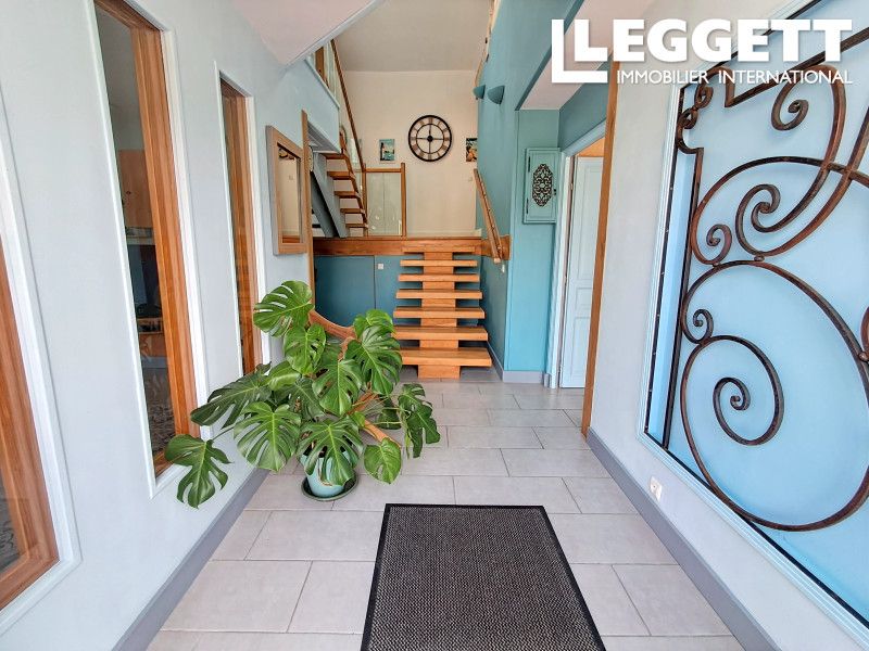 Property photo 2 of 10