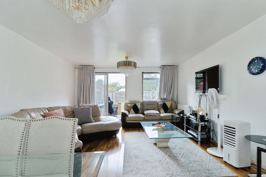 Property photo 2 of 20 Pbox-Img.Jpg