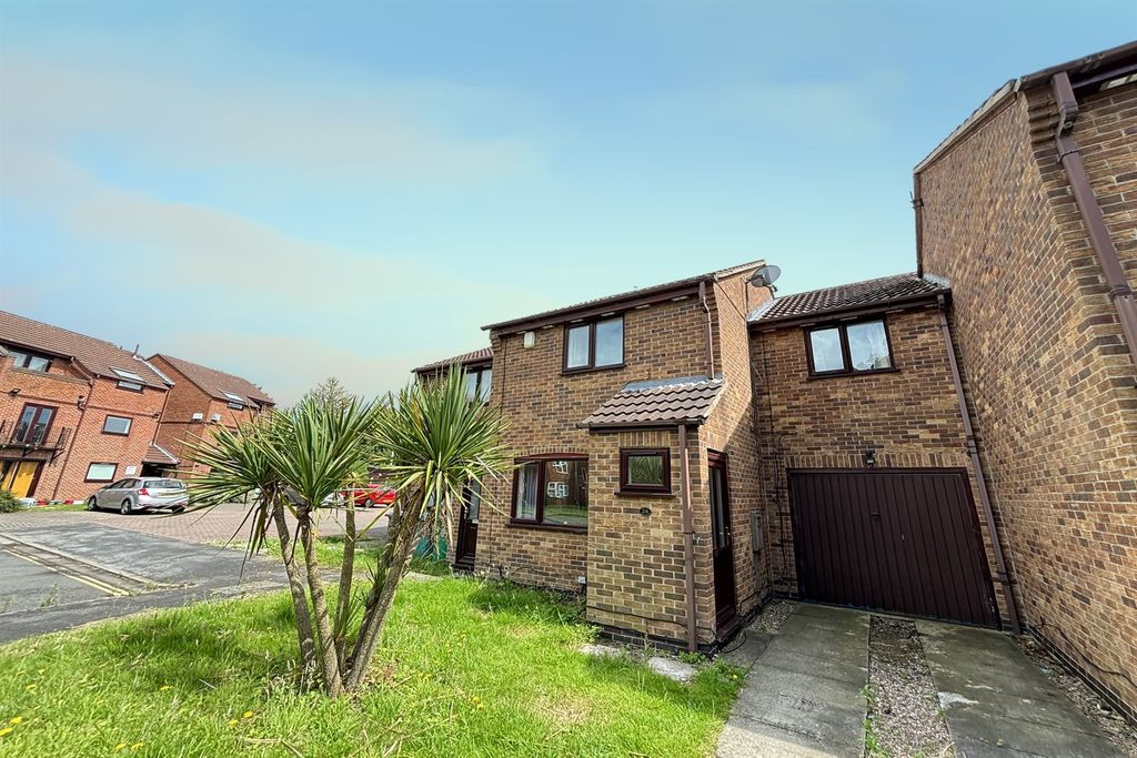 Property photo 1 of 13 External