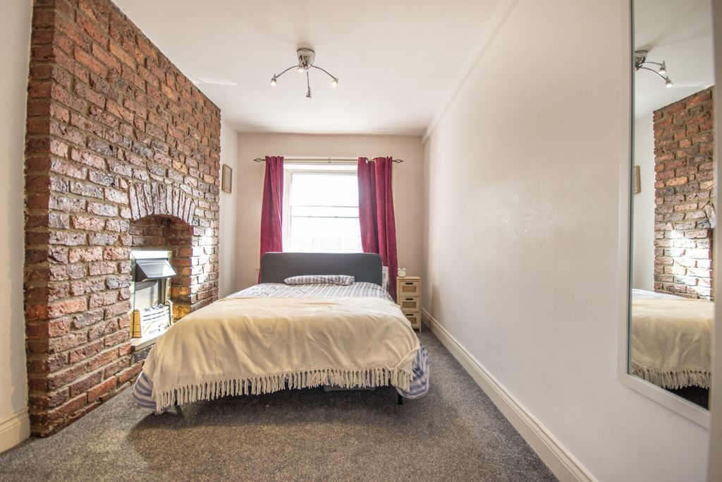 Property photo 3 of 10 9