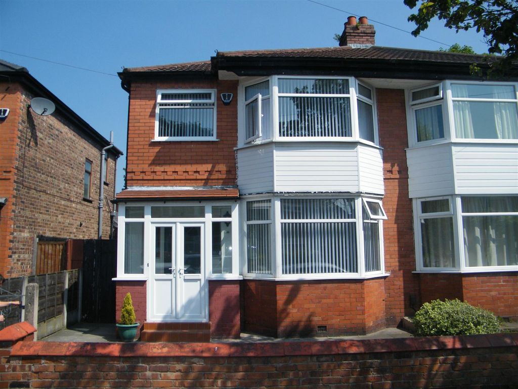 Property photo 2 of 8