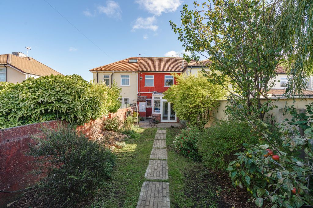 Property photo 3 of 22 19