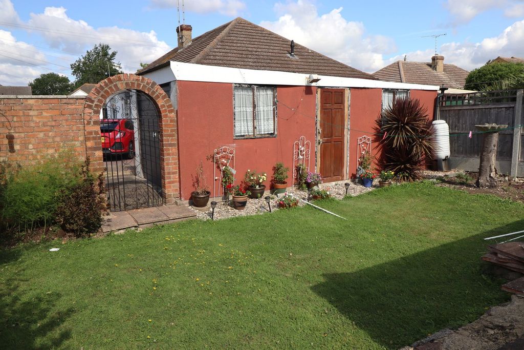 Property photo 3 of 23