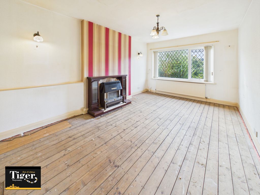 Property photo 2 of 12 Cam01931G0-Pr0341-Still002