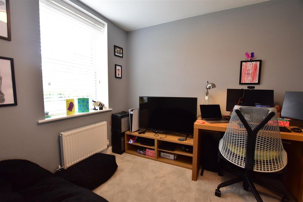 Property photo 3 of 14 Study