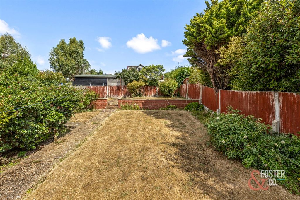 Property photo 3 of 22 Bramble Rise, 70-018.Jpg