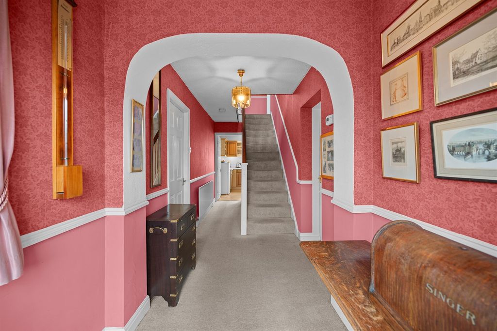 Property photo 2 of 20 Entrance Hallway