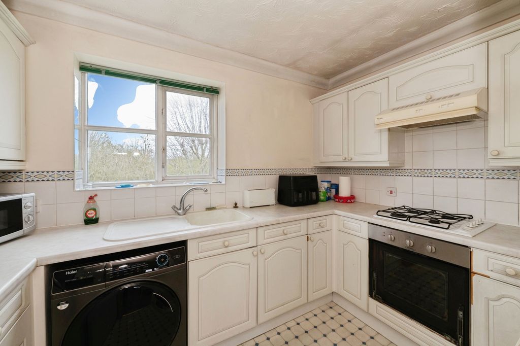 Property photo 3 of 8 Pbox-Img.Jpg