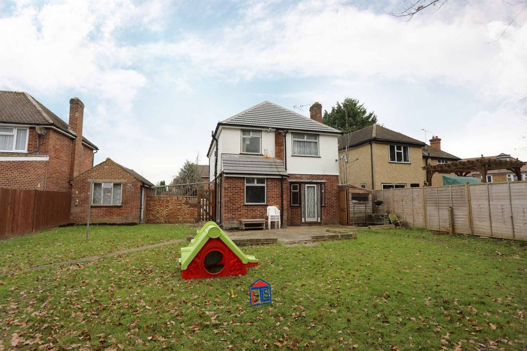 Property photo 1 of 12 Back Garden