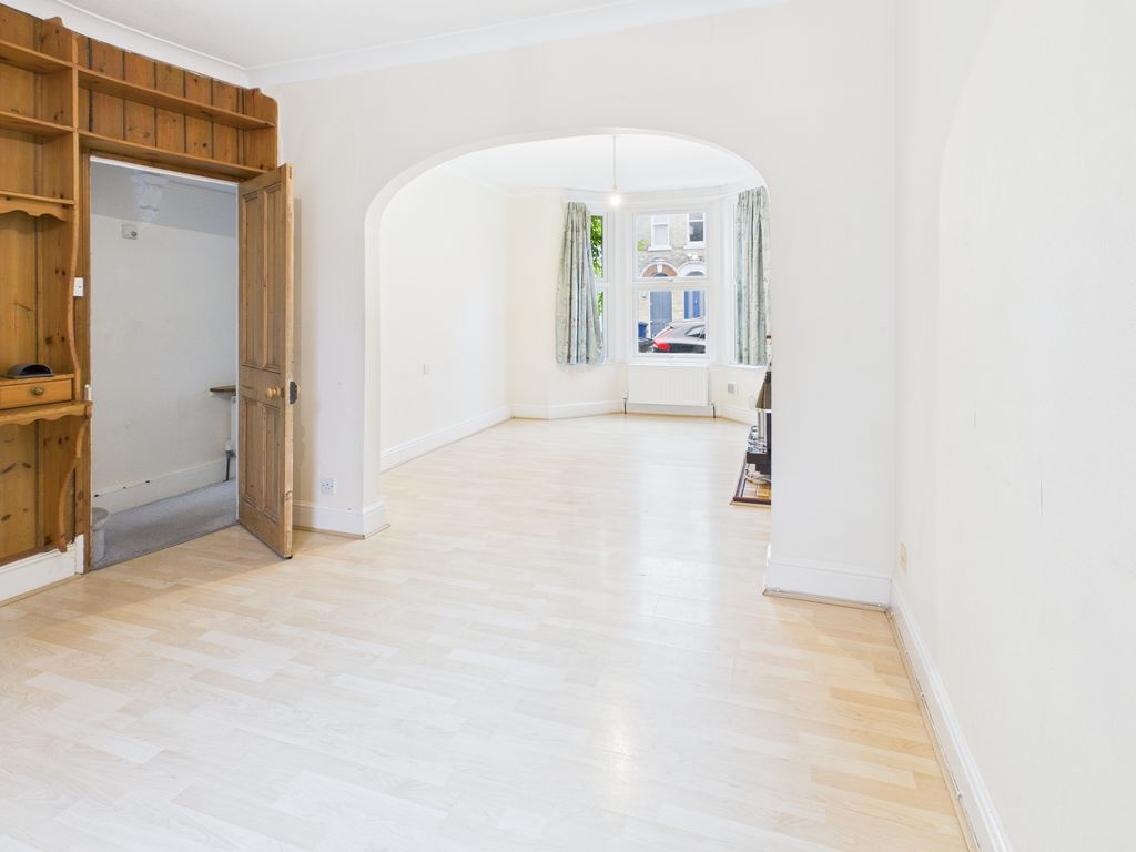 Property photo 2 of 13 Cam02545G0-Pr0504-Still004