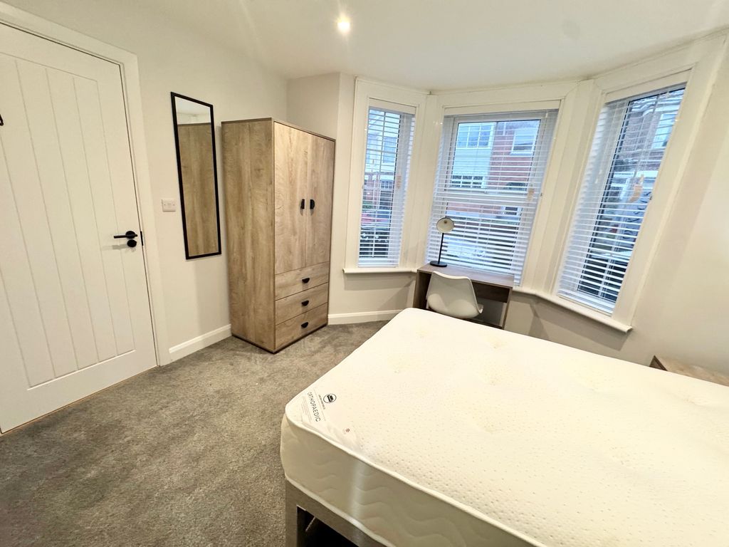 Property photo 2 of 11 Image