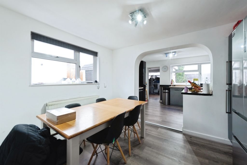 Property photo 3 of 25