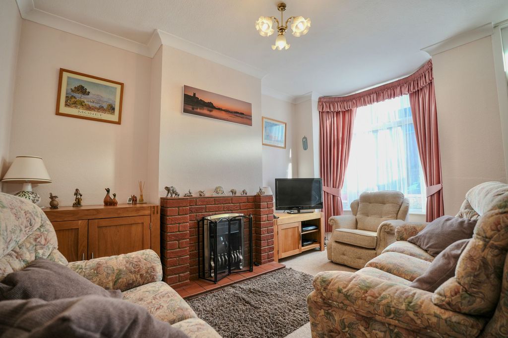 Property photo 2 of 22