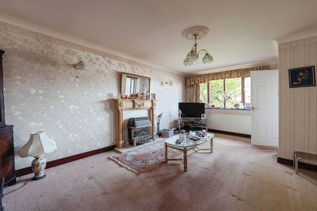 Property photo 2 of 19